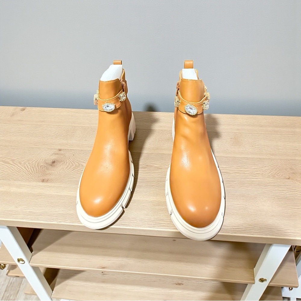 Elegant Tan Ankle Boots. Girls size 4. Women 5.5. 24cm. Fast 🚚📦. NWOT